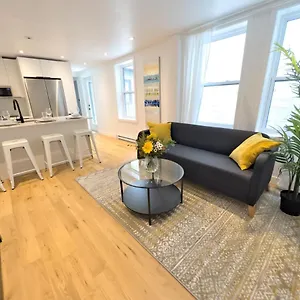 Bright And Large 3 Bedr Downtown 2mins To Metro Apartment Montreal
